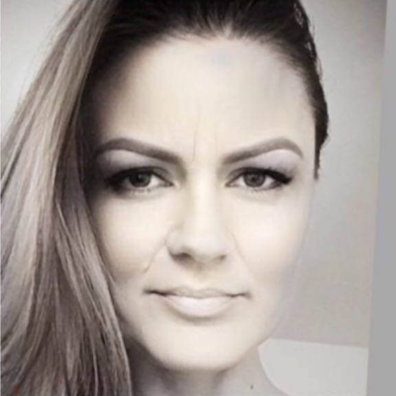 Camelia Andron, autor de articole despre București